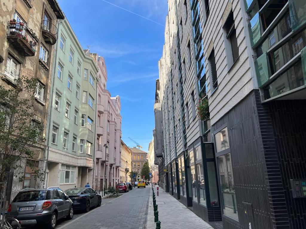 Palace Quarter 2 Peaceful Modern Central Top Floor Apartment Budapest Exterior photo