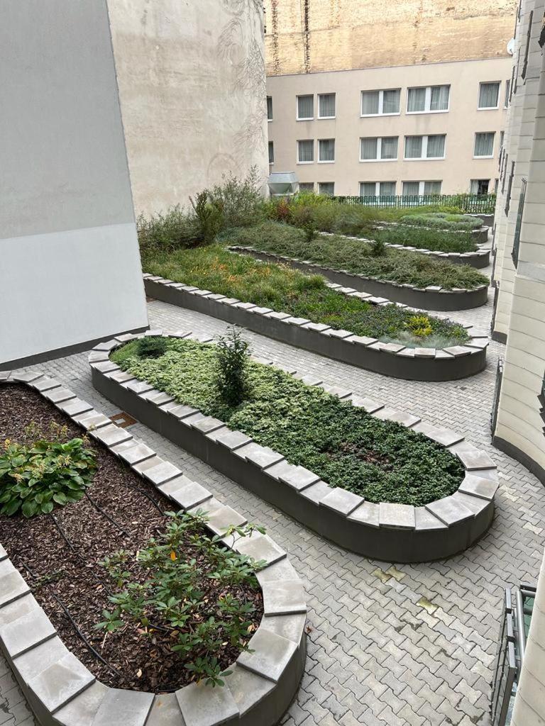 Palace Quarter 2 Peaceful Modern Central Top Floor Apartment Budapest Exterior photo