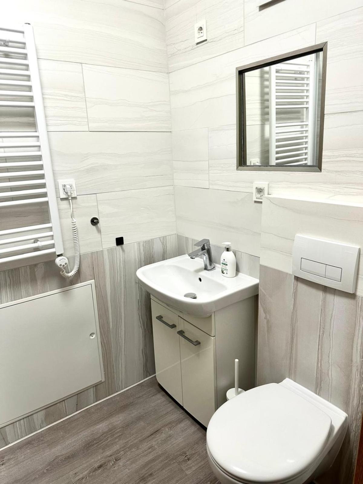 Palace Quarter 2 Peaceful Modern Central Top Floor Apartment Budapest Exterior photo